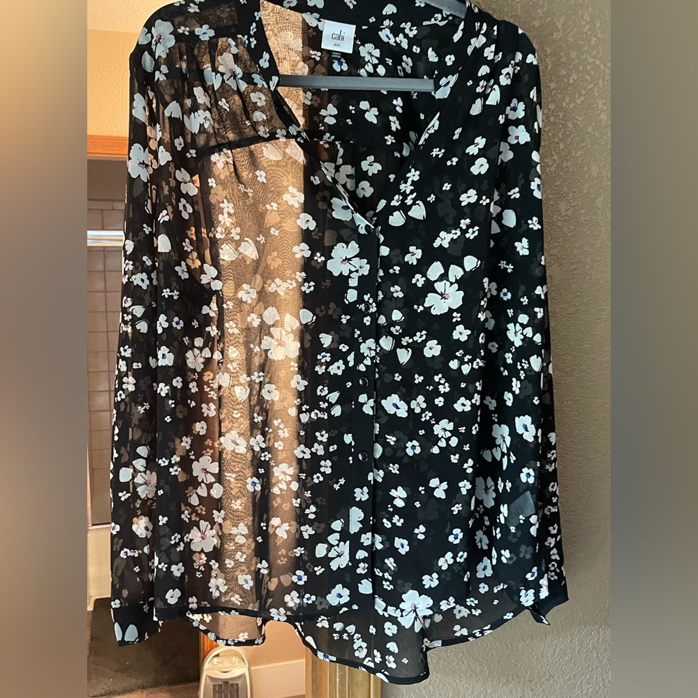 Cabi Flower Burst Too XL